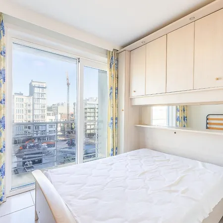 아파트 Bright With Stunning Sea View 미들케르케