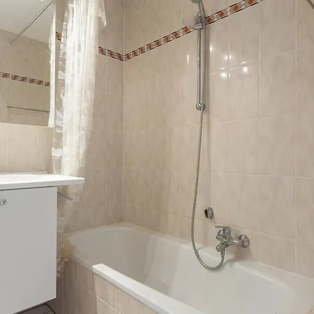 Bright With Stunning Sea View 아파트 *