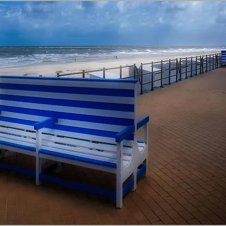 Bright With Stunning Sea View アパート